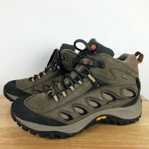 Merrell Radius Mid Waterproof Hiking Boots. 9.5